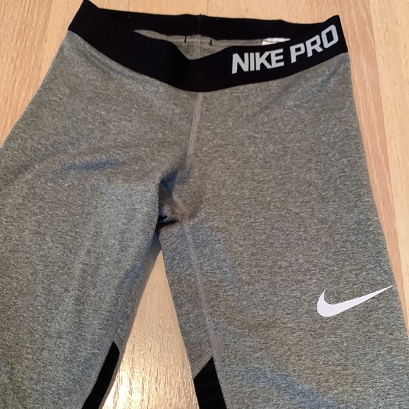 Girls Nike pro leggings - Picture 3 of 4